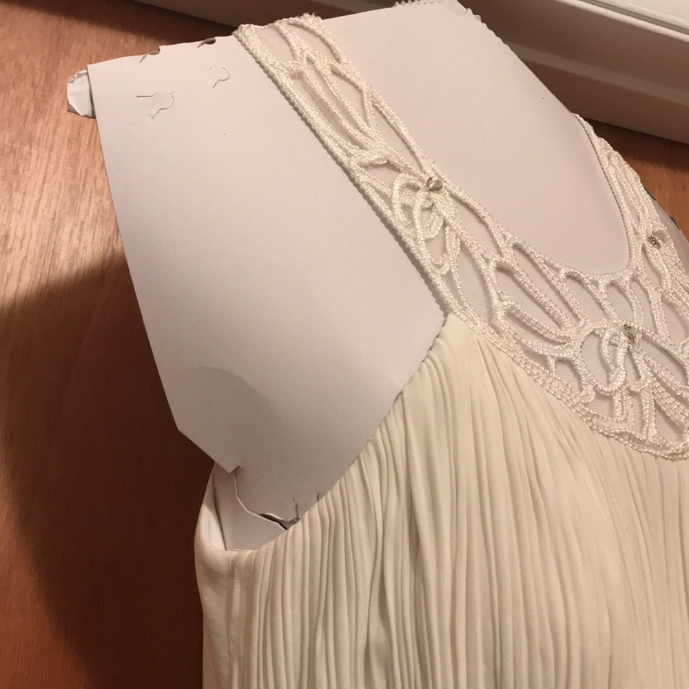 Wedding/Prom/Formal Gown - Picture 7 of 8